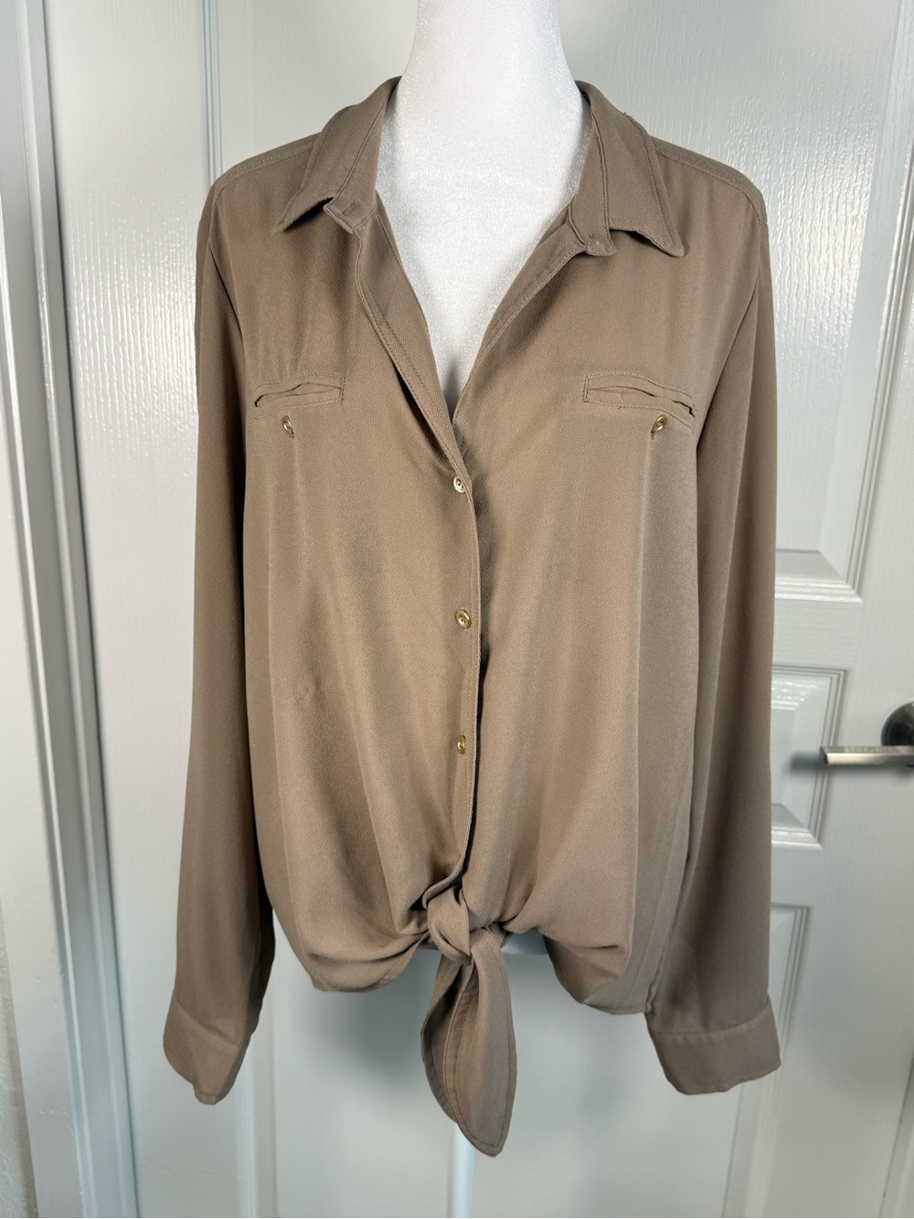 Alberto Makali Taupe Tie-Front Button-Down Blouse size XL.